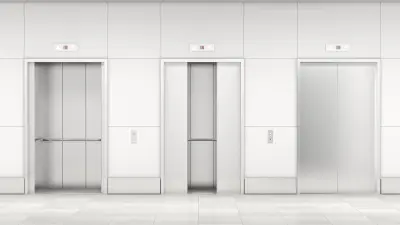 Tres ascensores con puertas abiertas 